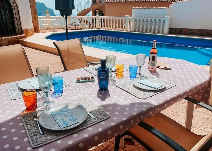 Fantastica Con Vistas A La Bahia Y Con Pisciana Villa *